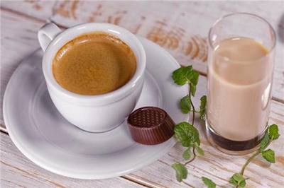 开一家听茶餐饮加盟需要多少钱？15.5万元起的投资解析与甜味烘焙产品前景